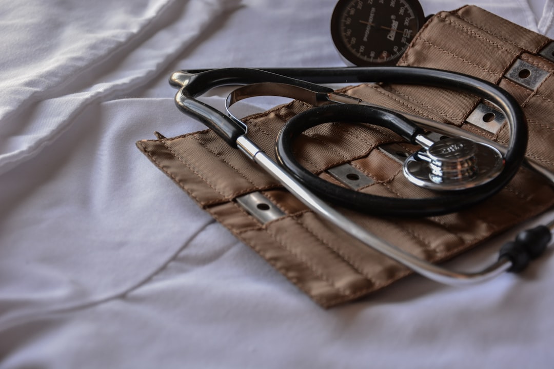 Soliris (Eculizumabe) pelo Plano de Saúde ou SUS: Guia Completo para Pacientes