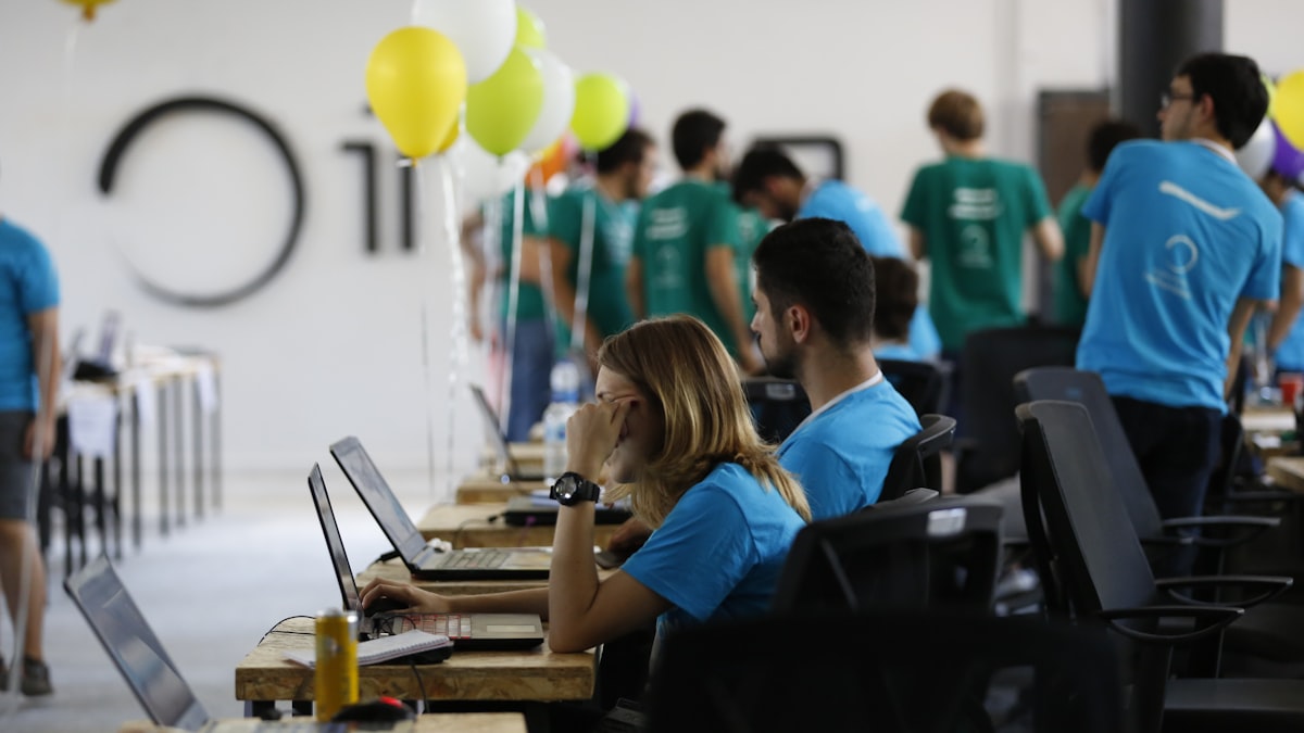 Uberização cria subordinação sem chefe? O que disse a juíza e como isso impacta seus direitos
