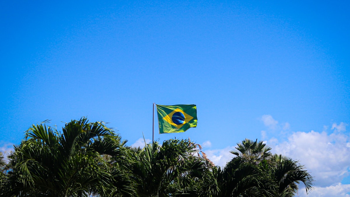 Advogado trabalhista orientando cliente na Barra da Tijuca, Rio