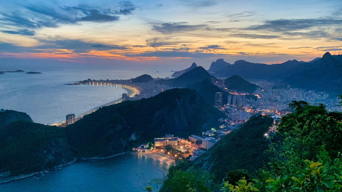 Vista da Praia do Pontal no Recreio dos Bandeirantes ao entardecer
